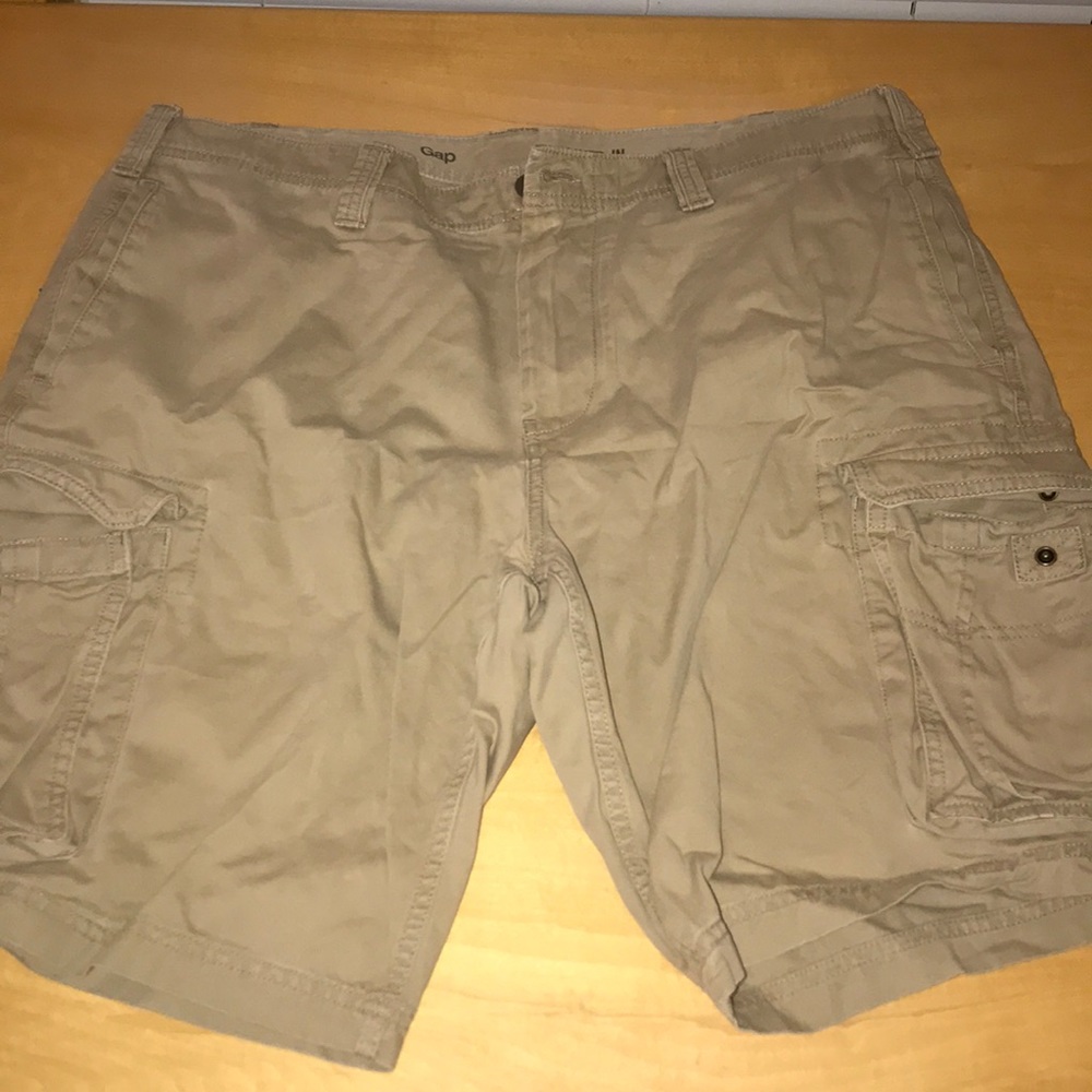 Gap cargo shorts. Sz 38